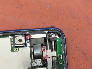 华为9X手机换盖板教程（轻松学会如何更换华为9X手机的盖板）